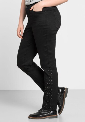 SHEEGO Regular Jeans in Schwarz