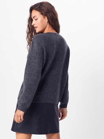 Pull-over 'JADE' ONLY en gris : derrière