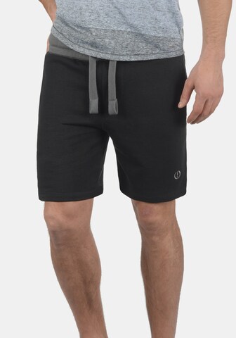 !Solid Regular Sweatshorts 'Benni' in Schwarz: predná strana