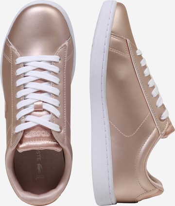 LACOSTE Sneaker 'Carnaby Evo' in Pink: bočná strana