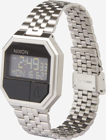 Montre digitale 'Re-Run' Nixon en argent