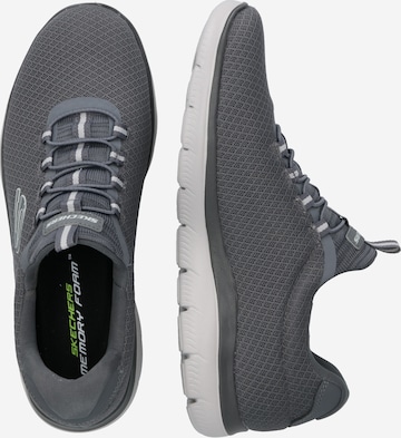 Scarpa slip-on 'Summits' di SKECHERS in grigio