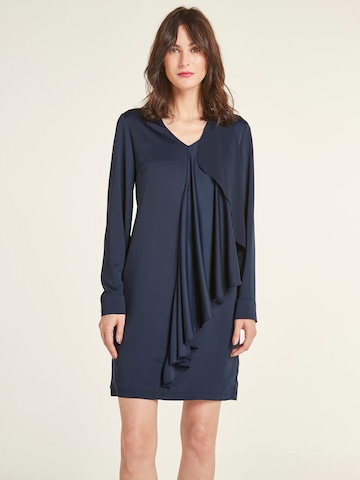 Robe heine en bleu : devant