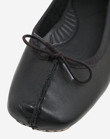 CLARKS Ballerina 'Freckle Ice' in Black