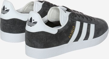 pelēks ADIDAS ORIGINALS Zemie brīvā laika apavi 'Gazelle'