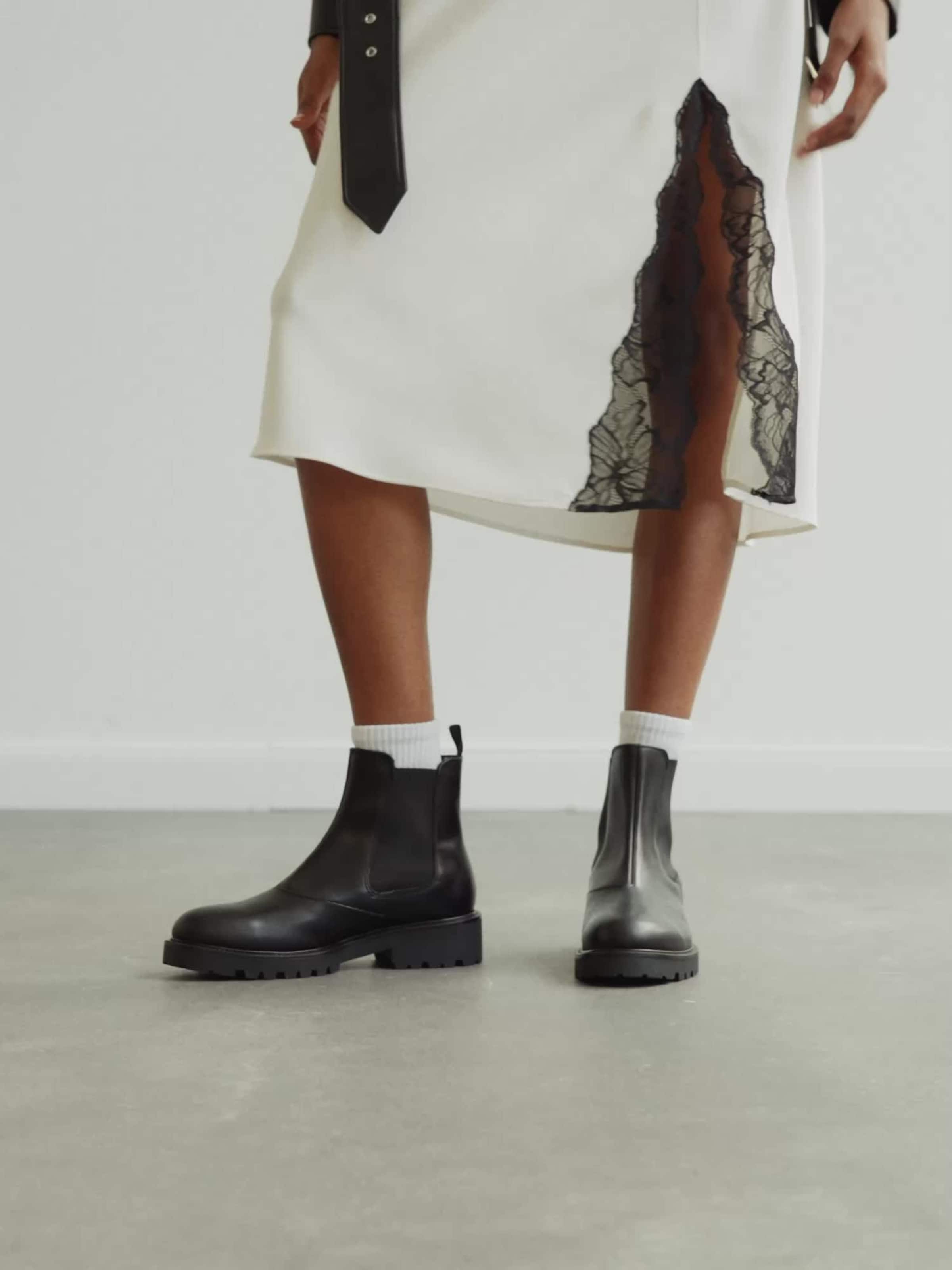 VAGABOND SHOEMAKERS Chelsea Boots 'Kenova' in Black ABOUT YOU