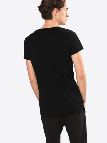 Tricou de la tigha pe negru