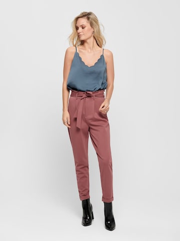 ONLY Tapered Pleat-Front Pants in Red: front