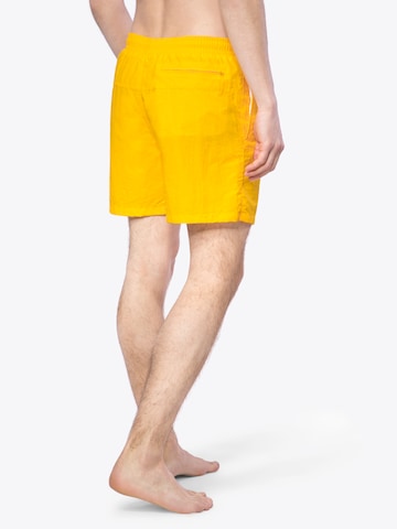 Urban Classics Kratke kopalne hlače | rumena barva