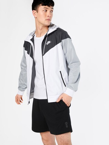 Nike Sportswear Windbreaker in Weiß: predná strana