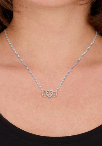 AMOR Kette mit Anhänger 'Infinity Unendlichkeitsschleife mit Herz' in Silber: Vorderseite