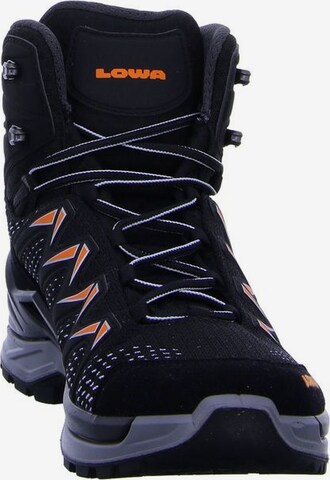 LOWA Boots 'Innox Pro' in Zwart