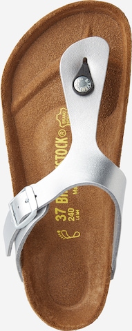 BIRKENSTOCK Žabky 'Gizeh' – stříbrná