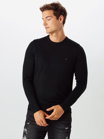 Calvin Klein Regular Fit Pullover in Schwarz: predná strana