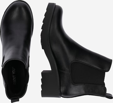 ABOUT YOU Chelsea Boots in Black: side