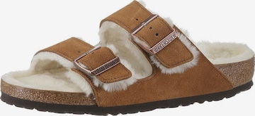 Saboți 'Arizona' de la BIRKENSTOCK pe maro: față