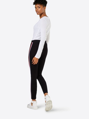 Urban Classics Skinny Legíny – černá: zadní strana