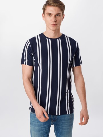 Coupe regular T-Shirt Lindbergh en bleu : devant