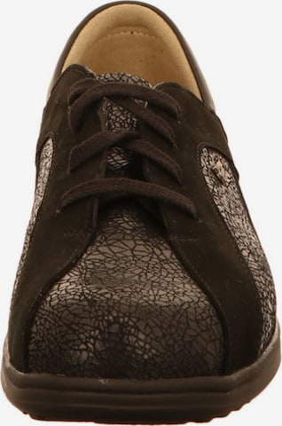 Finn Comfort Lace-Up Shoes in Brown