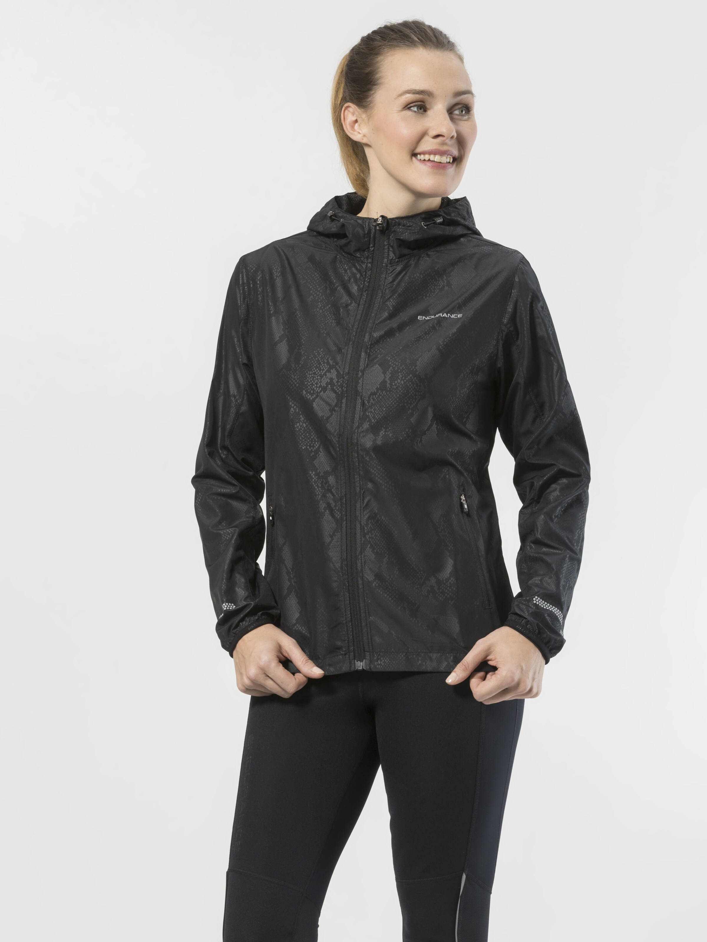 ENDURANCE - Laufjacke Annalong mit 360 Grad-Reflektion in schwarz