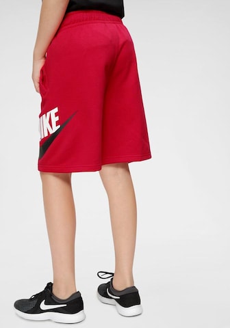 Nike Sportswear Regular Trousers in Red