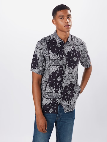 BURTON MENSWEAR LONDON Regular fit Πουκάμισο 'Bandana' σε μαύρο: μπροστά