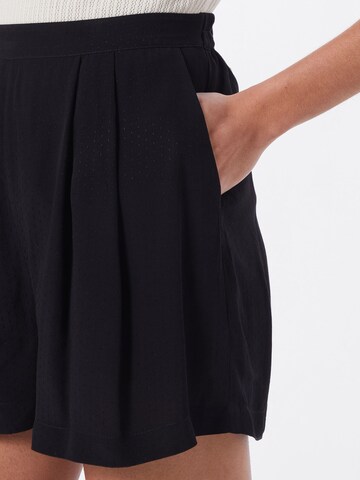 Wide leg Pantaloni con pieghe 'Ganda' di Samsøe Samsøe in nero