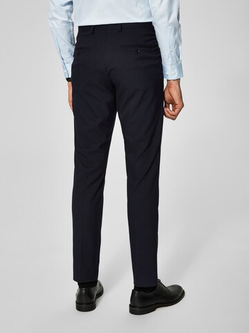 Coupe slim Pantalon à plis 'Mylologan' SELECTED HOMME en bleu