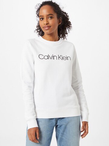 Regular Sweat-shirt Calvin Klein en blanc : devant