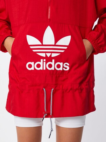 ADIDAS ORIGINALS Tussenjas in Rood