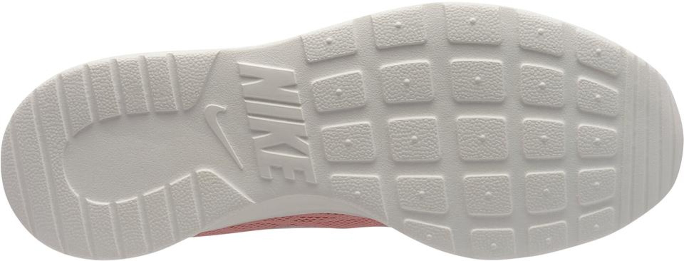 basket nike corail femme