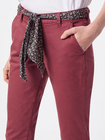 Coupe slim Pantalon 'PAN f LIDY5' Le Temps Des Cerises en rouge