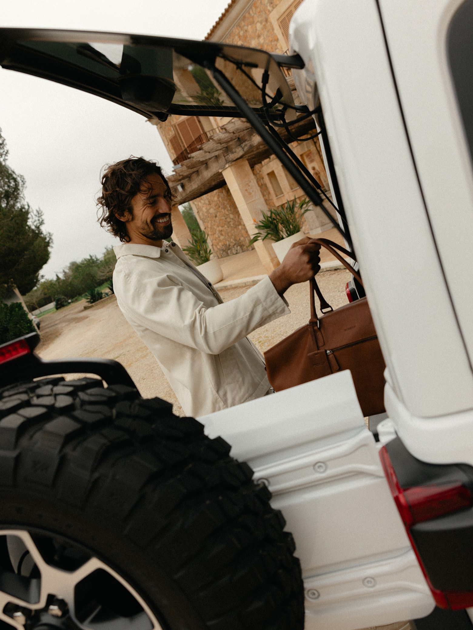 Η απόδραση DAN FOX APPAREL