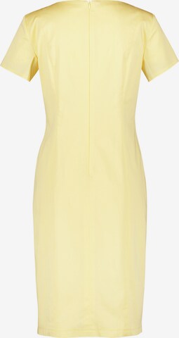 GERRY WEBER Kleid Gewebe Etuikleid aus stretchiger Baumwolle in Gelb