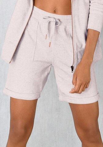regular Pantaloni di BENCH in beige: frontale
