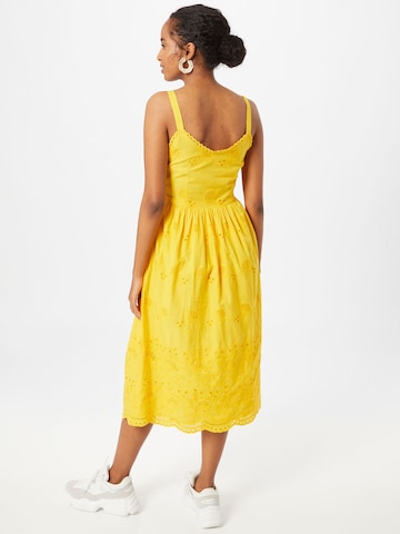 Robe d’été Rich & Royal en jaune