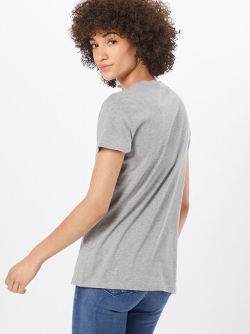 T-shirt TOMMY HILFIGER en gris : derrière