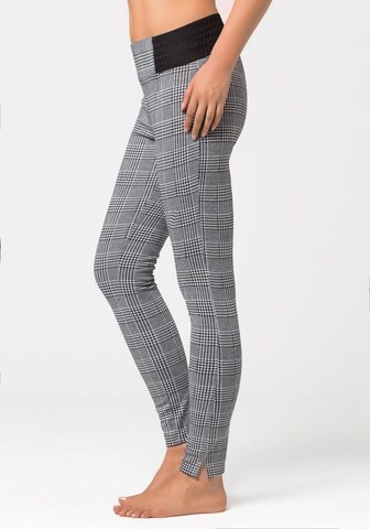 Skinny Leggings di BUFFALO in grigio