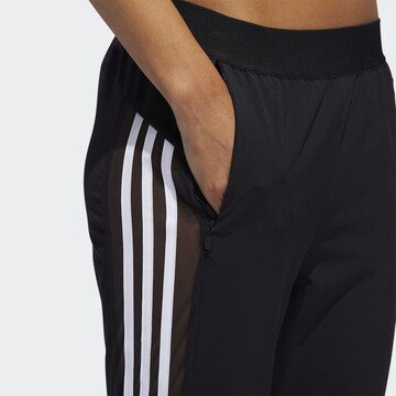Effilé Pantalon de sport ADIDAS SPORTSWEAR en noir