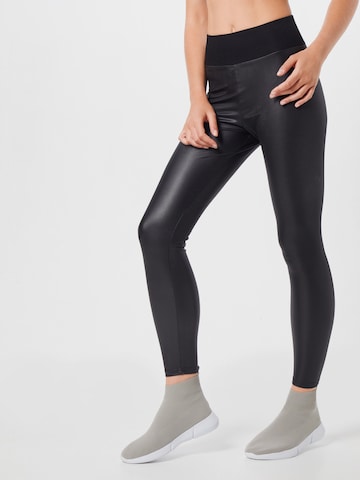 Urban Classics Skinny Leggings in Black: front