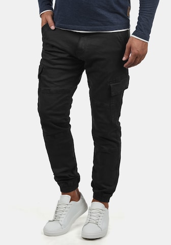 INDICODE JEANS Regular Cargobroek 'Bromfield' in Zwart: voorkant