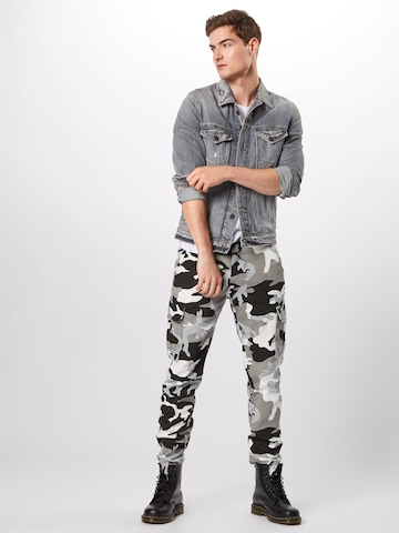 Urban Classics Tapered Cargo Pants in Grey