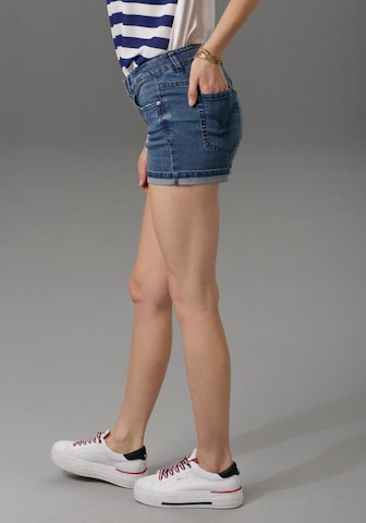 Aniston CASUAL Skinny Jeansshorts in Blau