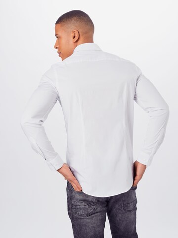 Coupe slim Chemise Casual Friday en blanc