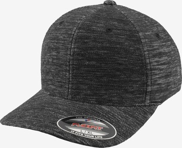 Casquette Flexfit en noir : devant