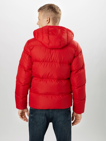 Tommy Jeans Regular fit Winterjas in Rood