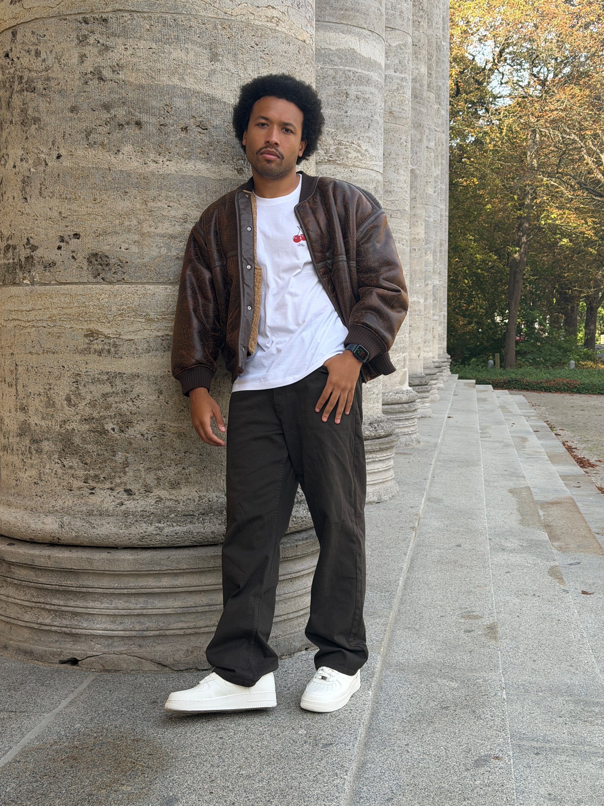 Lionel - Brown Leather Jacket Look