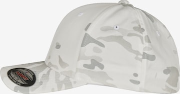 Cappello da baseball 'Multicam®' di Flexfit in bianco