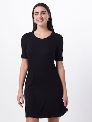 Rochie 'Chica' de la modström pe negru: față