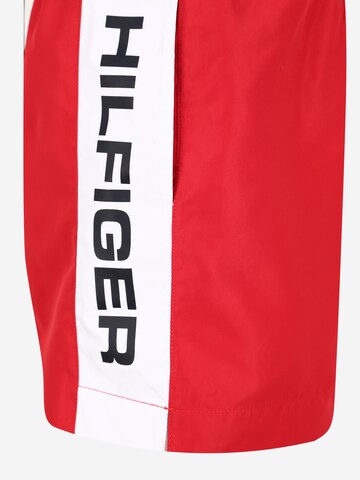 TOMMY HILFIGER Normální Plavecké šortky – červená